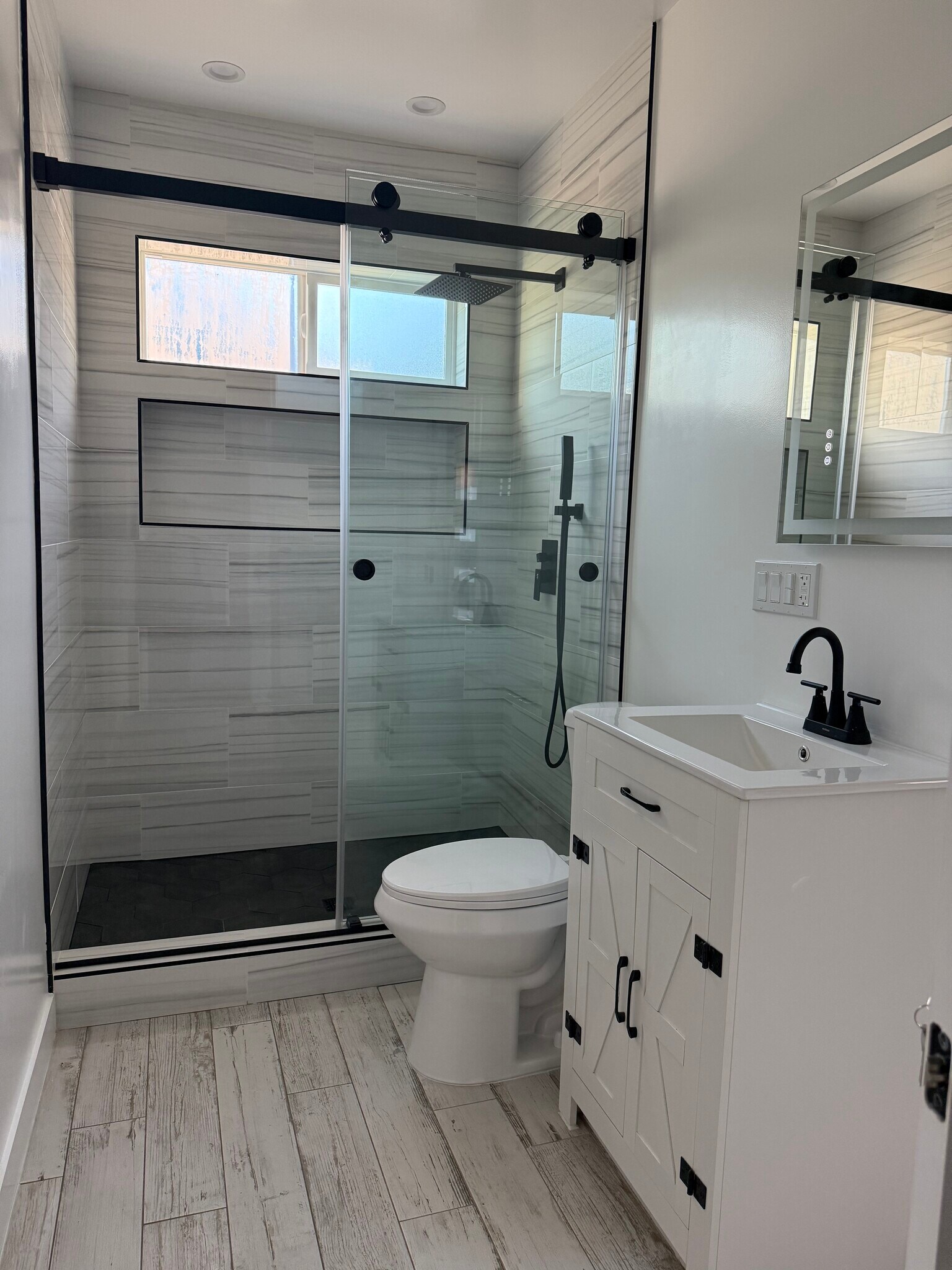 Building Photo - 9610 Dorrington Ave