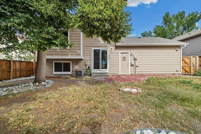 Building Photo - Beautiful 3 bed 2 bath Highlands Ranch Home!