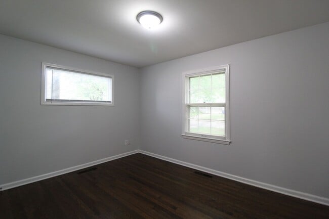 Building Photo - 3 Bedroom House in Overland Park