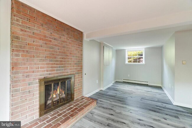 Building Photo - 4111 Hemingway Dr