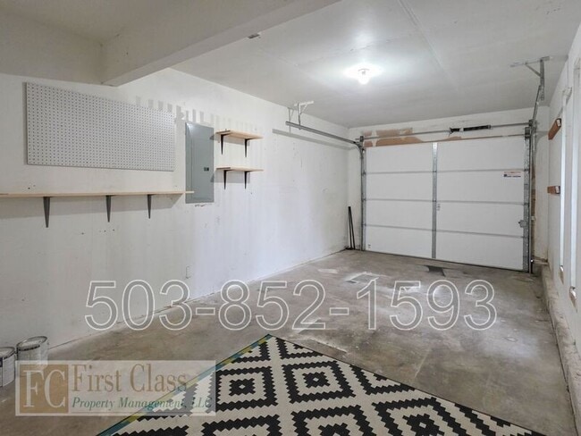 Building Photo - 4325 SE 37th Ave