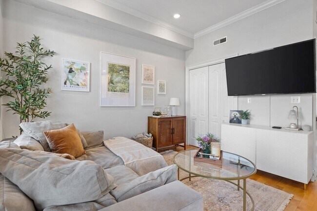 Building Photo - 109 N St