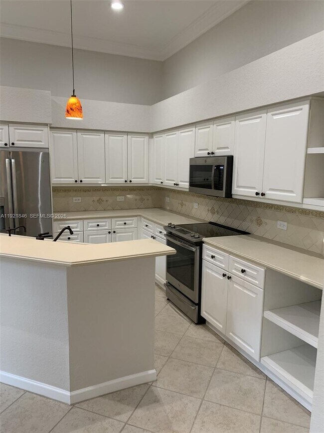 Building Photo - 2518 Bay Pointe Ct