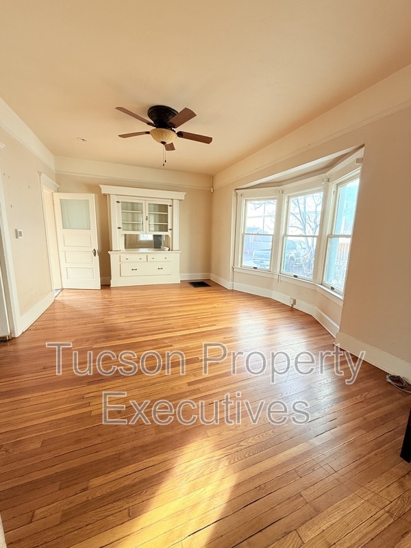 Building Photo - 340 S Scott Ave