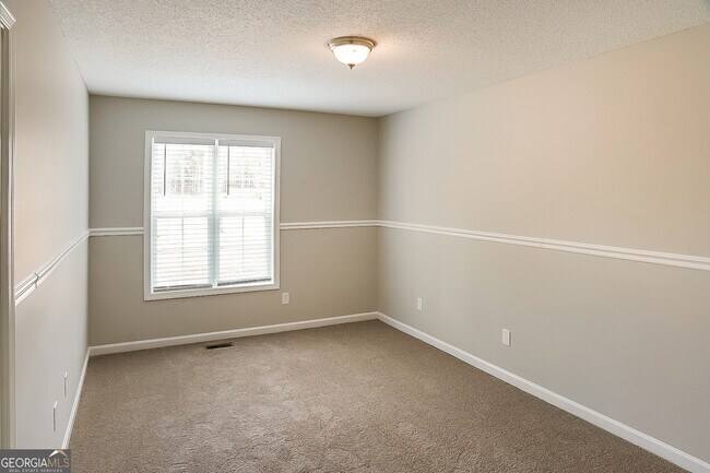 Building Photo - 100 Creekside Cir