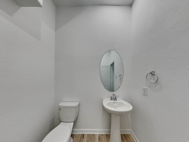 Building Photo - 4023 Champlain Wy