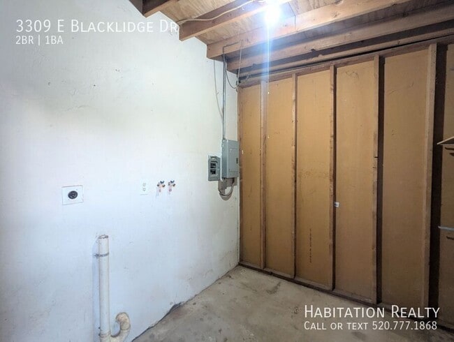Building Photo - 3309 E Blacklidge Dr