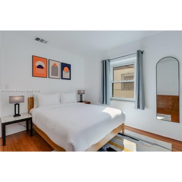 Building Photo - 820 SW 26th Rd