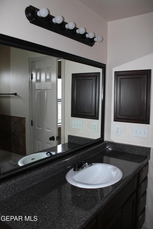 Building Photo - 7125 Falling Leaf Cir