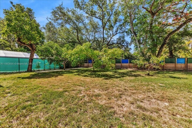 Building Photo - 7341 SW 64th Ct