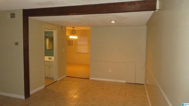 Building Photo - 3937 Montclair Rd