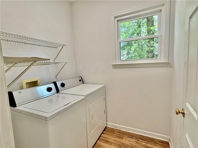 Building Photo - 1667 Woodsford Rd