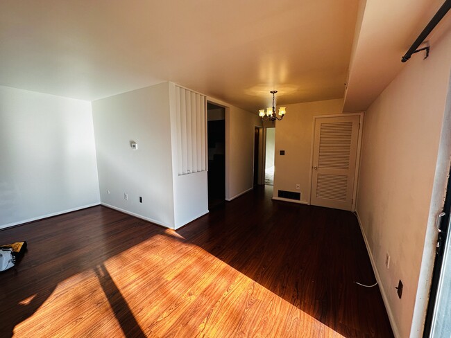 Dining area off of the kitchen - 601 College Park Dr