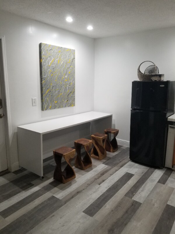 Building Photo - 1585 Maxwell Ln