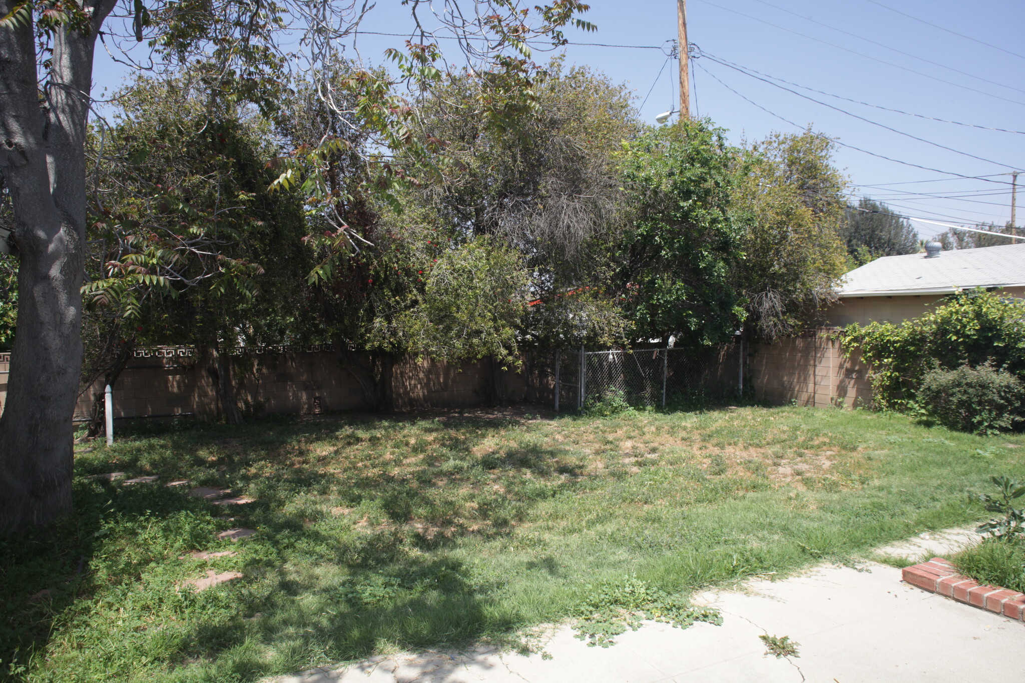 Building Photo - 22715 Sherman Way
