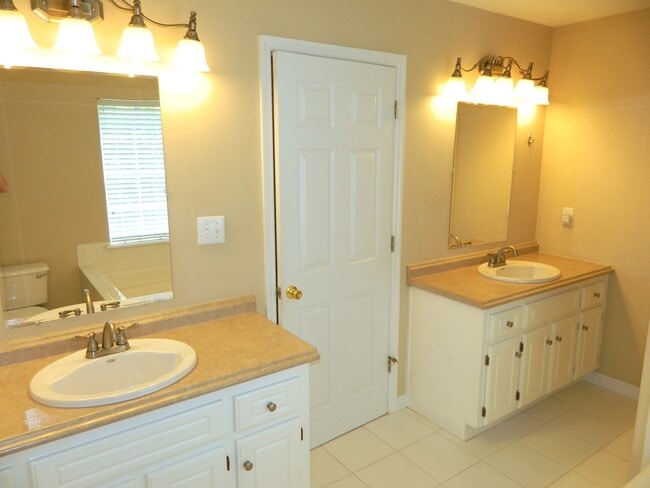 Building Photo - 789 Osprey Ln