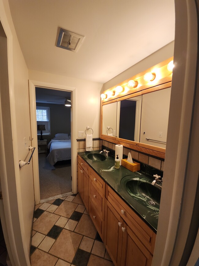 Building Photo - 436 Amblewood Way