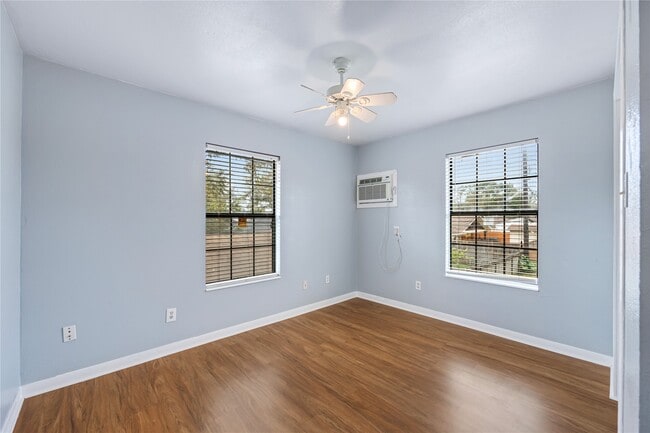 Building Photo - 68 Annette Ln