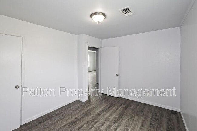 Building Photo - 3703 S Monroe St