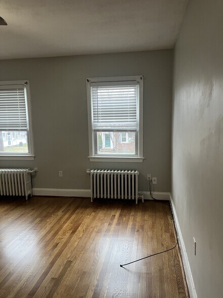 Building Photo - 4015 9th St NE