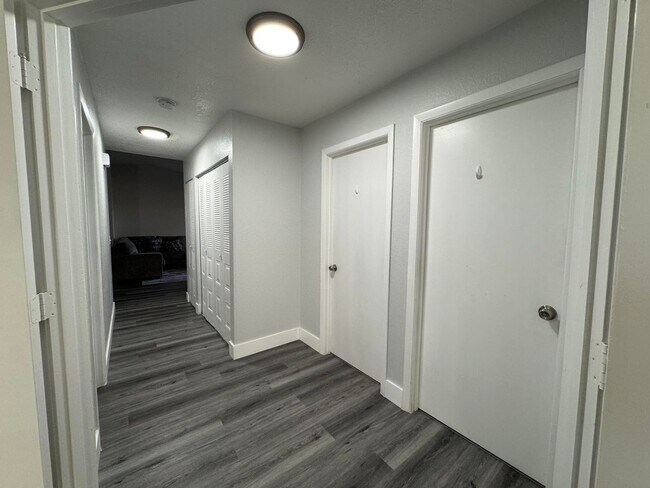 Building Photo - 2774 SE Brevard Ave