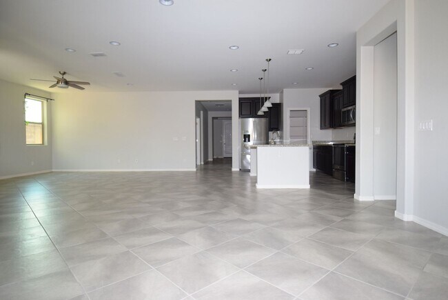 Building Photo - Beautiful single level 4 bedroom 2.5 bath Gilbert home.