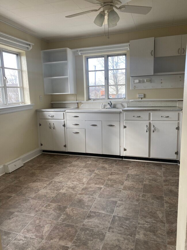 Building Photo - 1706 Grayland St