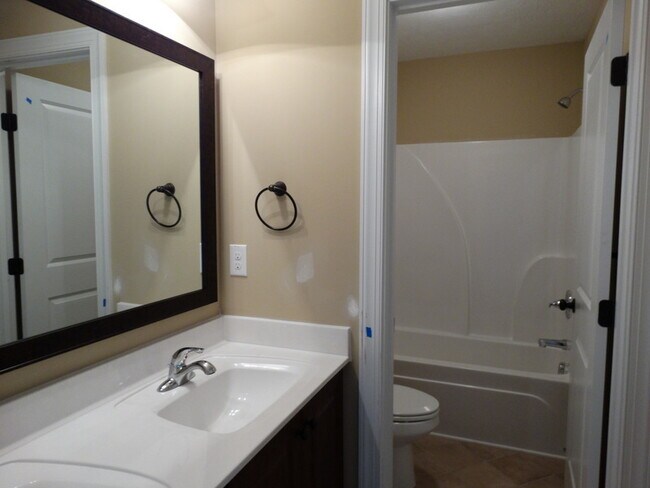 Building Photo - 1033 Ardrey Cir