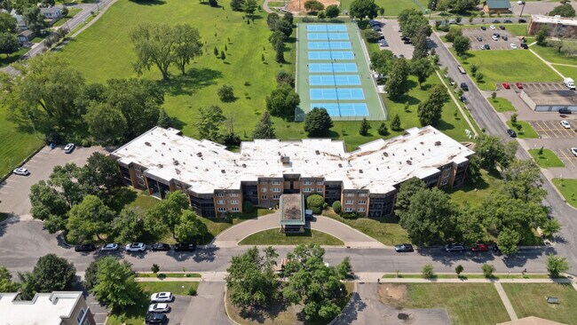 Building Photo - 3200 Virginia Ave S