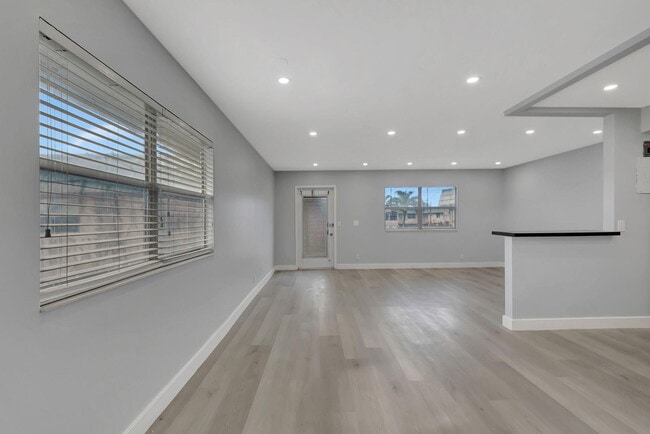 Building Photo - 171 Monaco Way