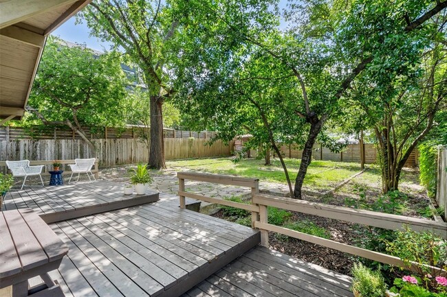 Building Photo - 2116 Glendale Pl