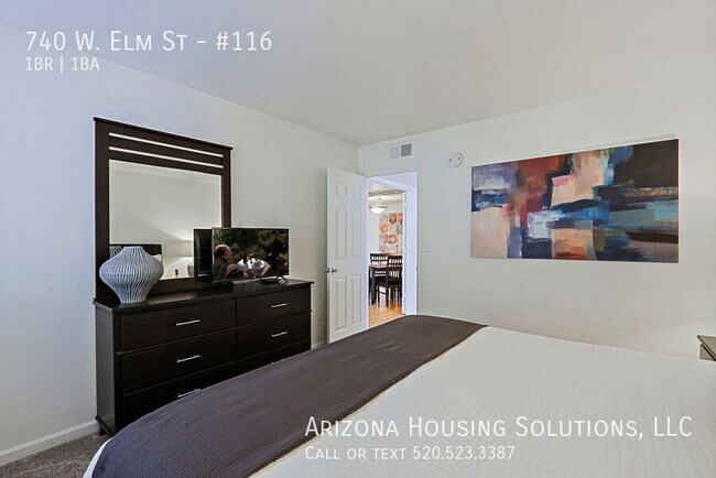 Building Photo - 740 W Elm St