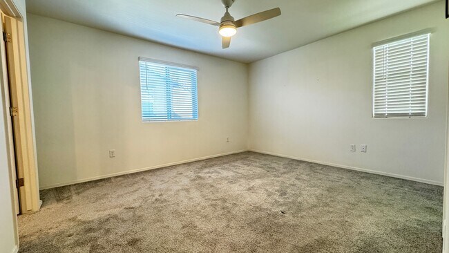 Building Photo - North Central (Mountain and Prince)  2 story, 3 bed, 2.5 bath home with 2 car garage!