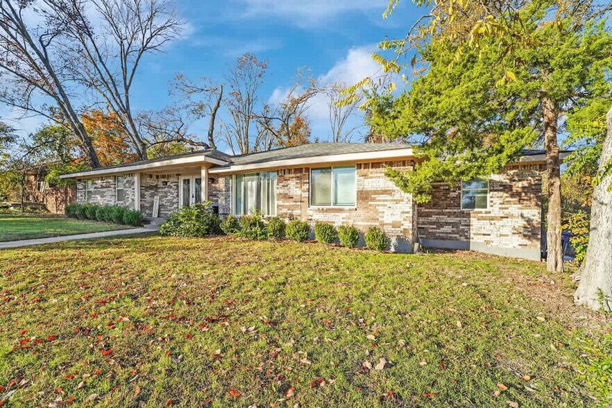 Building Photo - 3801 Kazak St