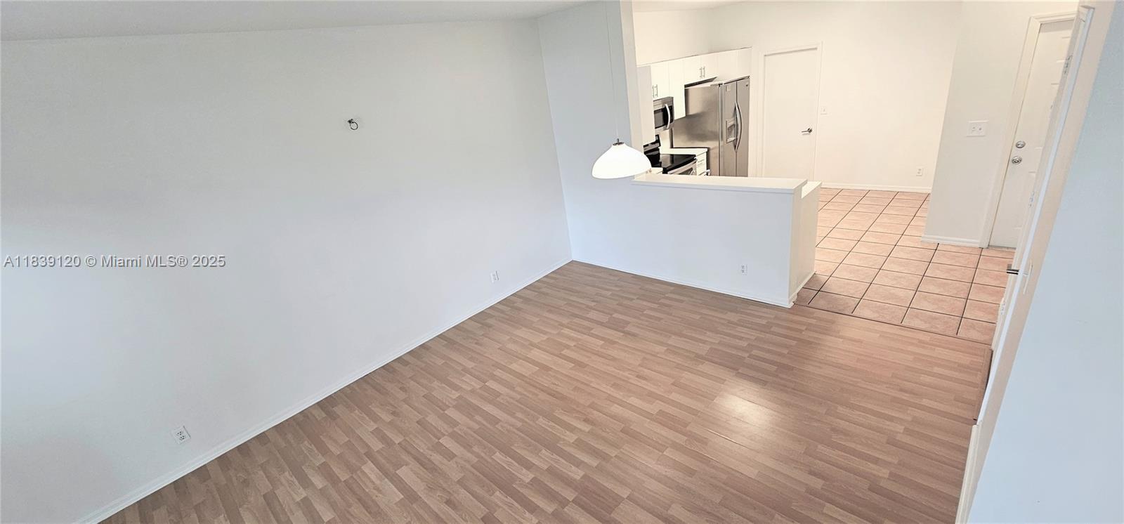 Building Photo - 2058 Madeira Dr