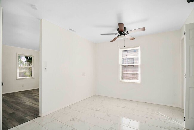 Building Photo - 5206 Skiles Ave