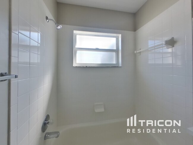 Building Photo - 3902 Little Egret Ct