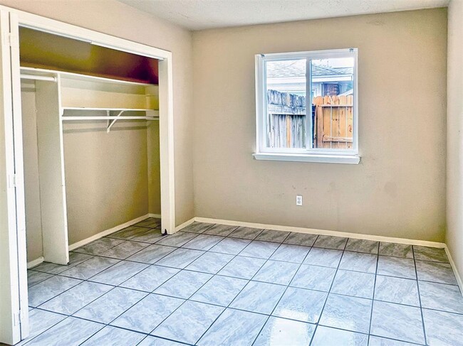 Building Photo - 3518 Almondwood Dr