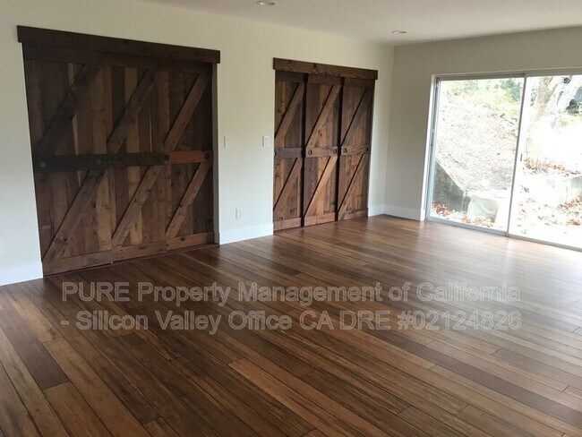 Building Photo - 17520 Old Summit Rd