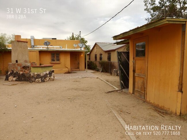 Building Photo - Spacious Adobe House For Rent with Large Yard