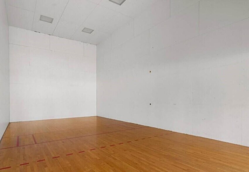 Building Photo - 1875 Florida Club Dr