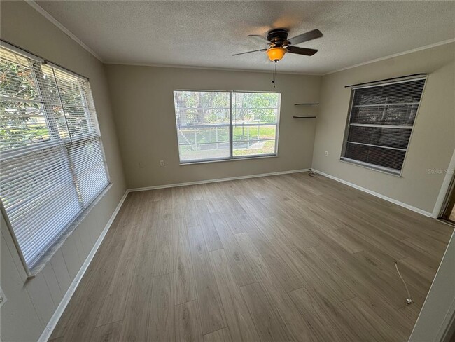 Building Photo - 32641 Lake Eustis Dr