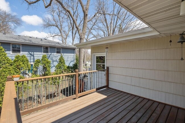 Building Photo - 6429 Mendelssohn Ln