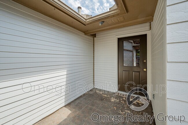Building Photo - 5917 Carmel Dr