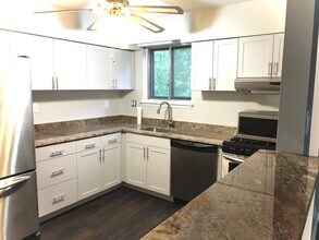 Building Photo - 123 Echelon Rd