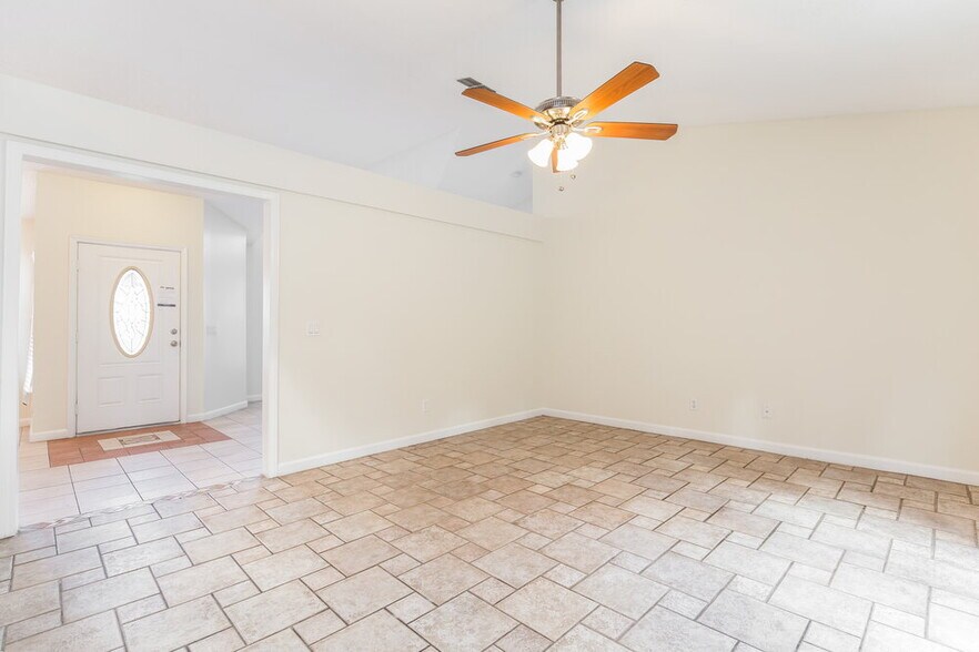 Building Photo - 8000 Stirrupwood Ct