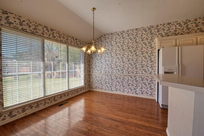 Building Photo - 15501 Arbuckle Heights