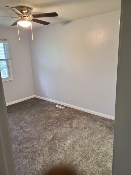 Building Photo - 5411 S 42nd Street Ct