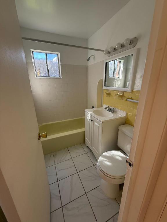 Building Photo - 37 Rome Ave