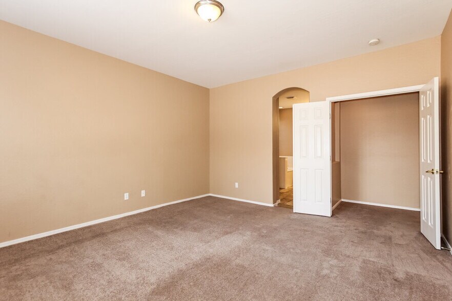 Building Photo - 6932 W Briles Rd